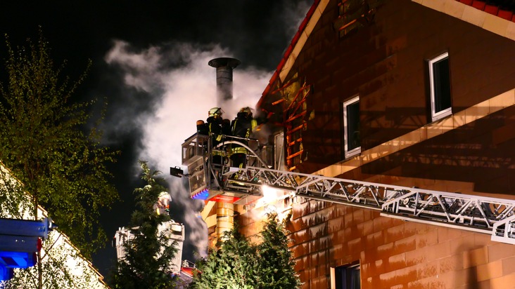 FW-DO: Feuer im Restaurant in Menglinghausen / Gute Nachbarschaft sorgt für die Rettung von Menschenleben