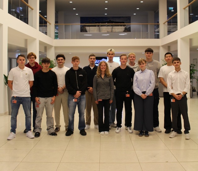 Start der Ausbildung bei ifm; Pressemitteilung der ifm electronic gmbh