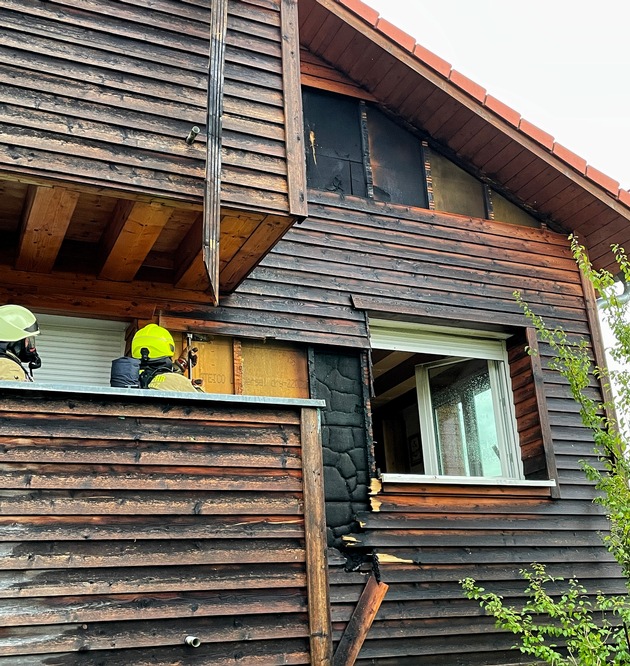 FW Konstanz: Brand am Gebäude