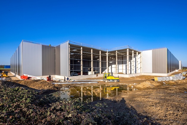 PM: Neue Logistikfl&auml;chen f&uuml;r die Region: DHL Supply Chain baut CO₂‑neutrales Logistikzentrum in Rheinbach / PR: New logistics space for the region: DHL Supply Chain building carbon-neutral logistics center in Rheinbach