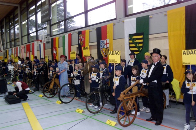 ADAC / Deutsche Post-Fahrradturniere / Die Fahrrad-Champions 2002 stehen fest / Bundessieger in Stuttgart ermittelt