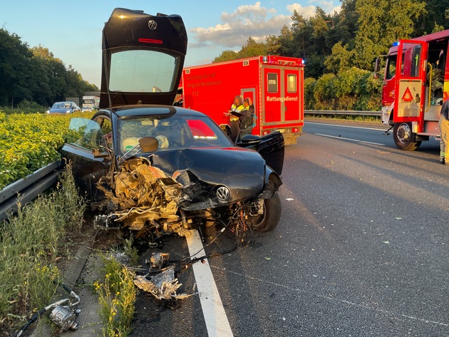 FW Lehrte: Schwerer Unfall auf der A2 zwischen Lehrte und Hämelerwald