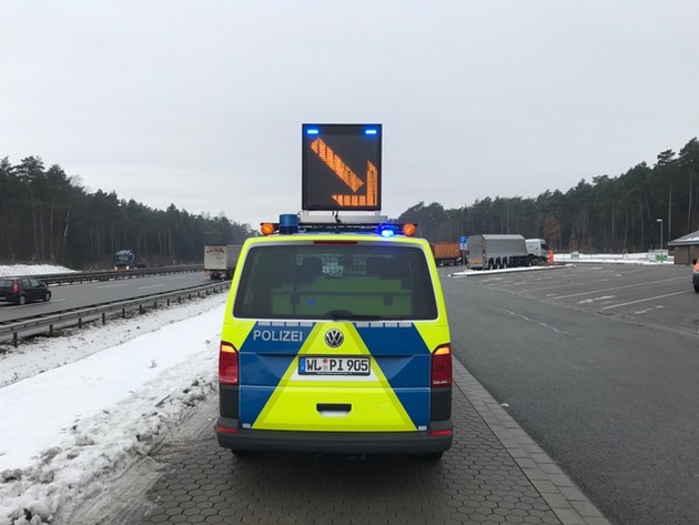 POL-WL: Autobahnpolizeikommissariat bekommt neues Sicherungsfahrzeug
