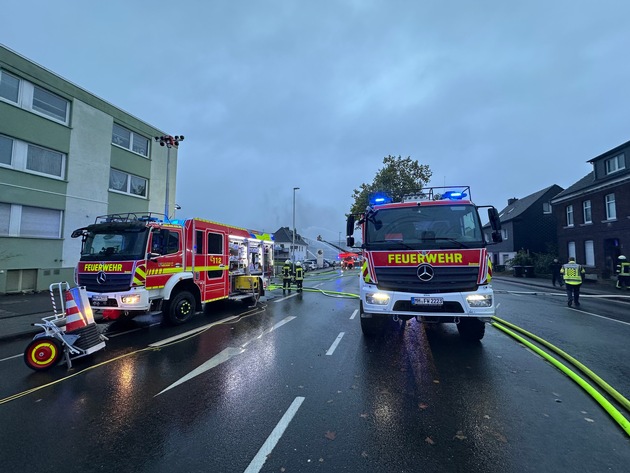 FW-MH: Zweite Folgemeldung zum Großbrand an der Kölner Straße