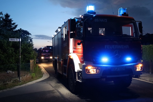 FW Hambühren: Gasaustritt in Wohnhaus fordert Feuerwehren in frühen Morgenstunden / Bewohner handeln vorbildlich