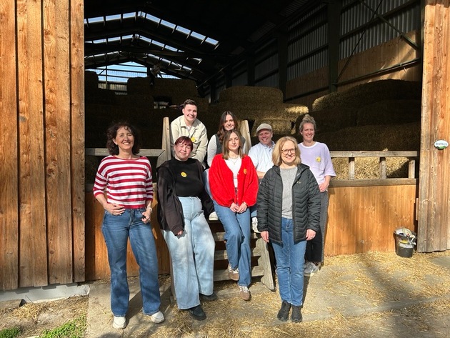Neues Familienangebot im Sauerland: Auszubildende entwickeln „Bauernhof-Entdecker-Spiel“
