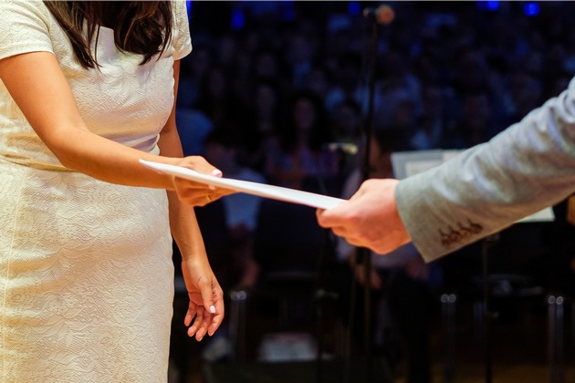 Communiqué de presse - Remise des diplômes d’UniDistance Suisse : une journée exceptionnelle pour les lauréates et les lauréats