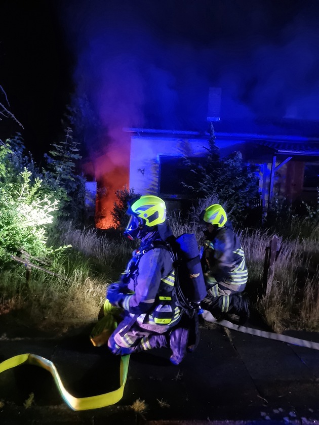 FW-SE: Ausgedehnter Kellerbrand in Einfamilienhaus