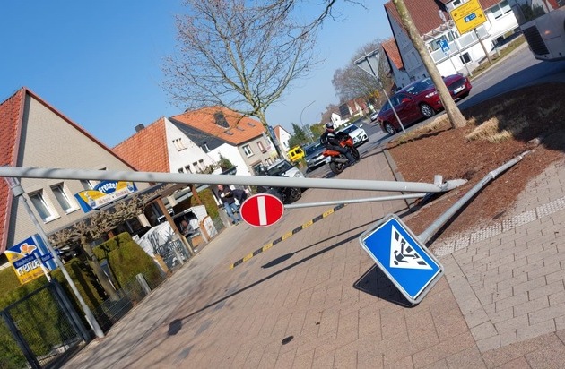 POL-NI: Witterungsbedingter Verkehrsunfall bei bestem Frühlingswetter