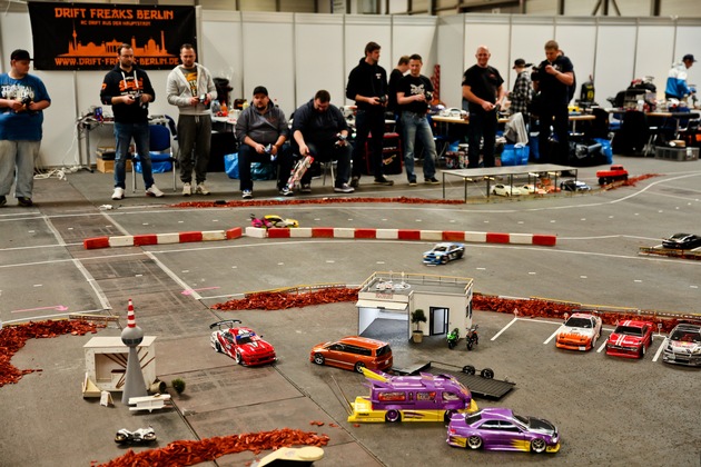 Auf die Plätze, fertig, Driften! RC Drift Competition zur Thüringer Modellbaumesse 2025