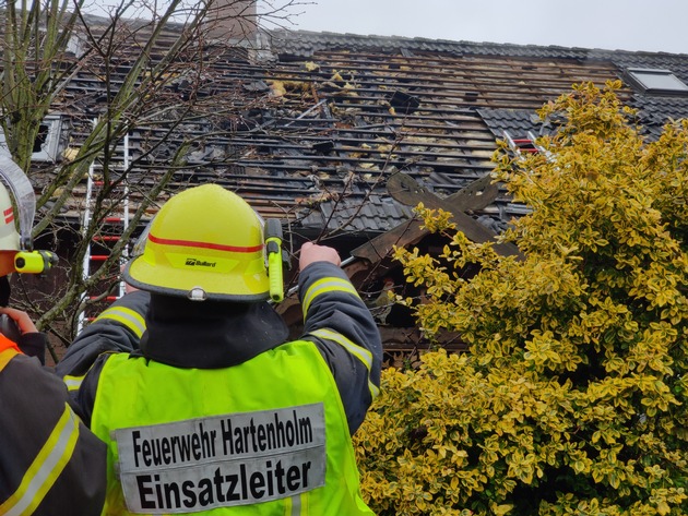 FW-SE: Am Dienstagmorgen wurde die Freiwillige Feuerwehr Hartenholm gegen 10:30 Uhr mit dem Einsatzstichwort &quot;Feuer Groß, von der Rettungsleitstelle Holstein alarmiert.