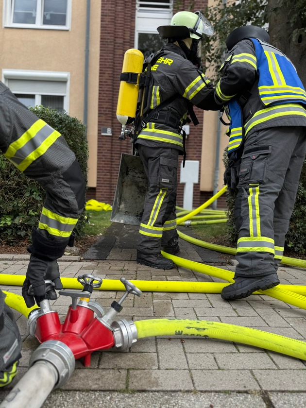 FW-WRN: Wohnungsbrand in der Bergstraße