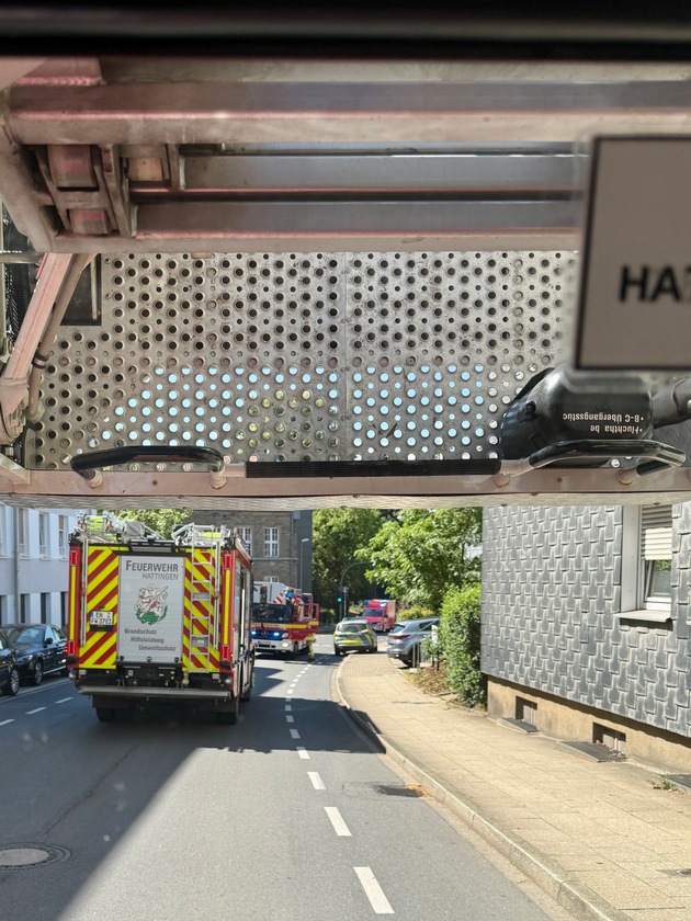 FW-EN: Hattinger Feuerwehr am Wochenende in 25 Eins&auml;tzen gefordert