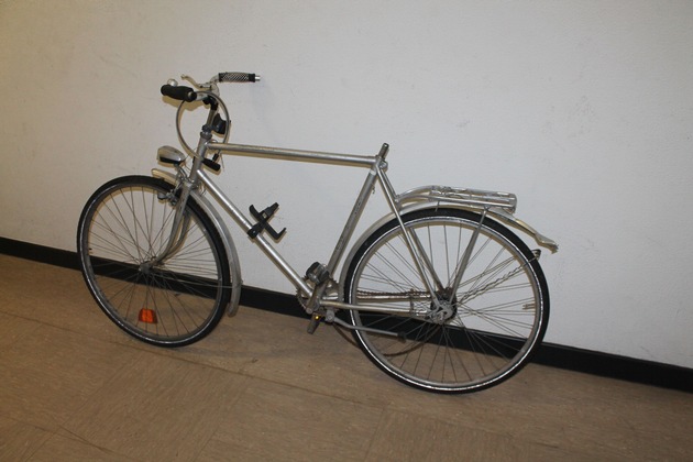 POL-DU: Duissern: Polizei fasst mutmaßliche Fahrraddiebe - Wer vermisst Räder?