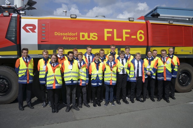 FW-WRN: Jugendfeuerwehr der Freiwilligen Feuerwehr Werne besichtigt den Flughafen Düsseldorf DUS