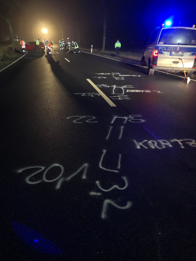 POL-HI: Verkehrsunfall fordert einen Schwerverletzten und eine Leichtverletzte - Bundesstraße zwei Stunden gesperrt