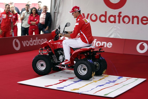 RTL-Spendenmarathon und eBay: Vodafone versteigert Gemälde und Fahrzeug von Michael Schumacher und Rubens Barrichello