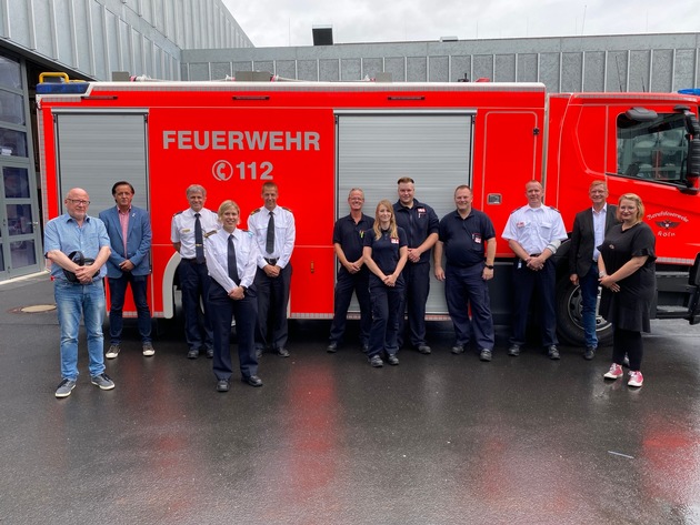 Presseinformationen Feuerwehr Köln - Übernahme von drei Werkstattangestellten aus städtischem Projekt