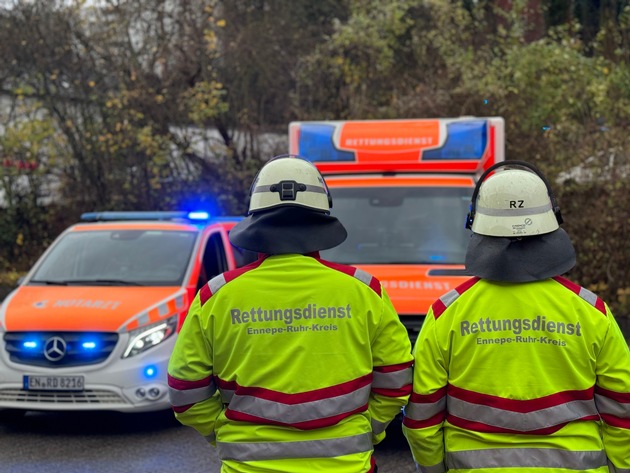 FW-EN: Ruhige Nacht f&uuml;r Rettungsdienst und Feuerwehr im Ennepe-Ruhr-Kreis - Zahlen gleichbleibend