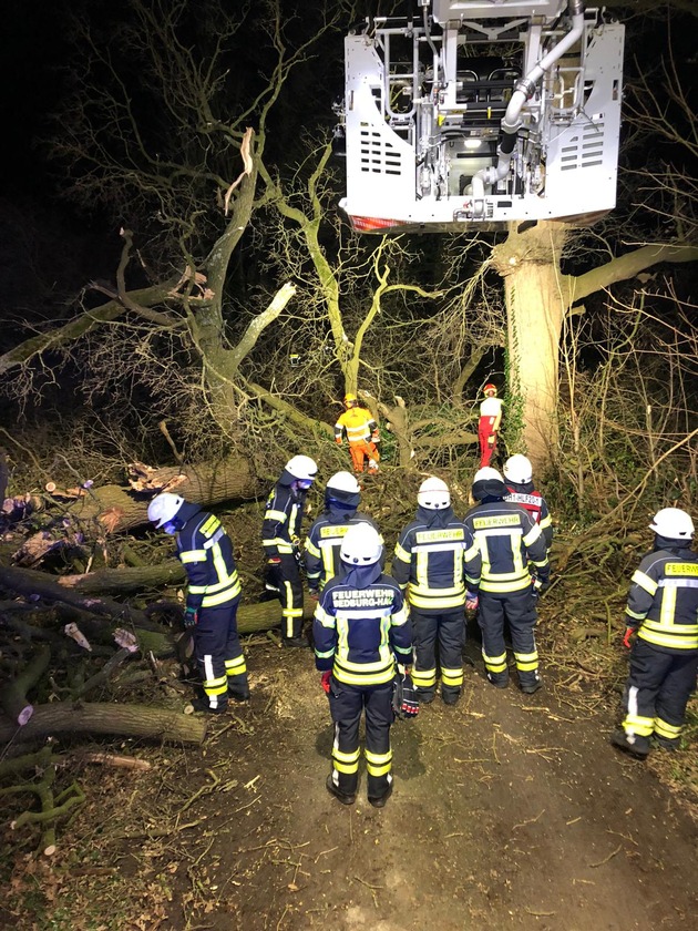 FW-KLE: Abschlussmeldung - Sturm Zeynep sorgte für 29 Einsätze der Feuerwehr Bedburg-Hau
