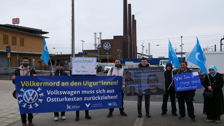 Rückzug von VW aus Xinjiang/Ostturkestan ein „Trauerspiel“: „Menschenrechtslage mit keinem Wort erwähnt“