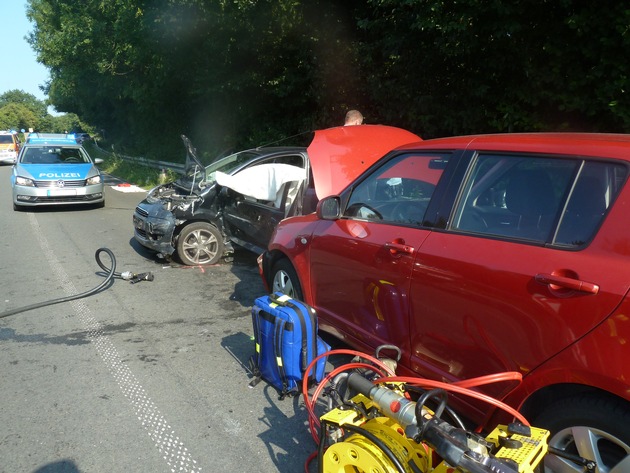 FW-ME: Schwerer Verkehrsunfall in Tüschen (Meldung 26/2015)