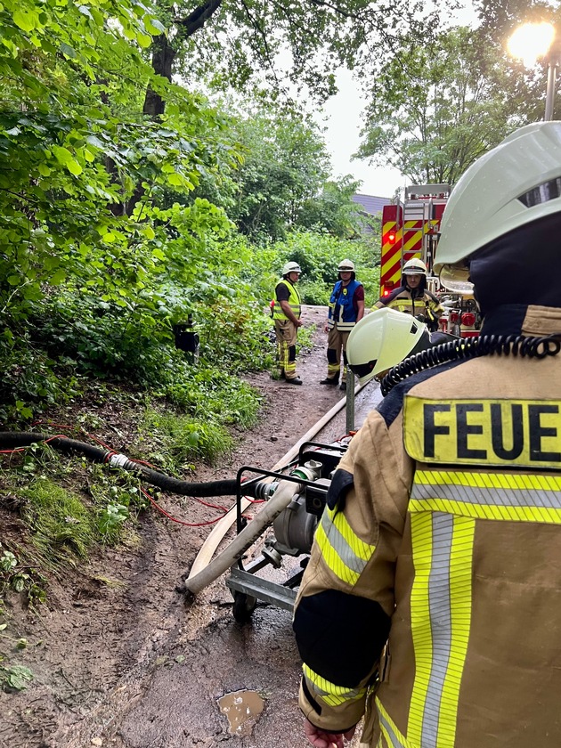 FW Rheurdt: Starkregenbilanz: Feuerwehr an mehreren Stellen unterstützend im Einsatz