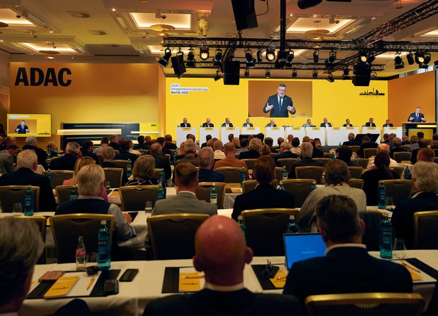 Christian Reinicke erneut zum ADAC Präsidenten gewählt / ADAC Hauptversammlung mit wichtigen personellen und inhaltlichen Entscheidungen / positives Jahresergebnis