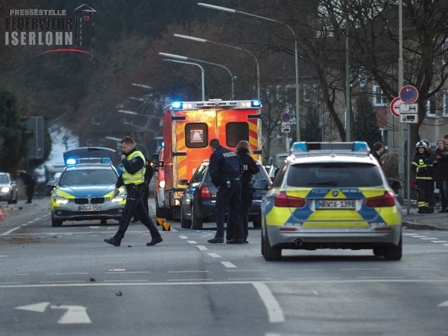 FW-MK: Schwerverletzte Person nach Verkehrsunfall