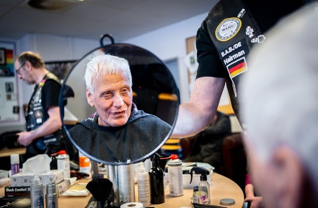 Bodelschwinghsche Stiftungen Bethel: Haarschnitt f&uuml;r die Menschenw&uuml;rde / Bethel und Barber Angels machen kostenfreies Angebot