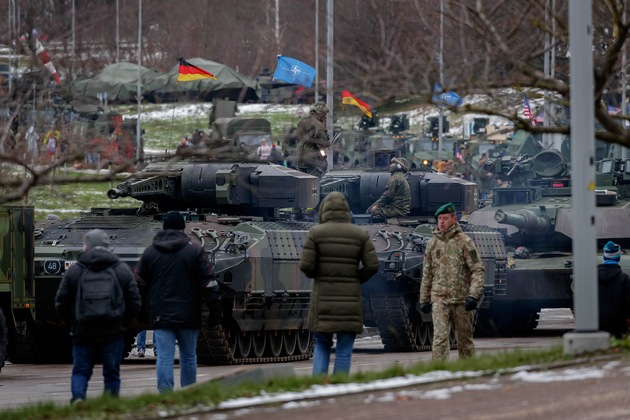 Parade in Litauen: Schützenpanzer Puma fahren durch Vilnius