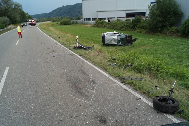POL-FR: Schopfheim: Frontalzusammenstoß auf der B 317 - mehrere Verletzte -  Rettungshubschrauber im Einsatz - wichtiger Unfallzeuge gesucht