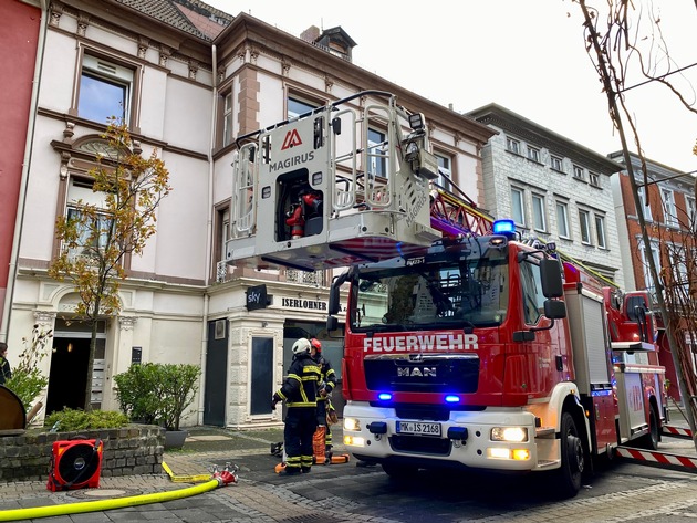 FW-MK: Feuer in einer Wohnung - Rettungshubschrauber im Einsatz