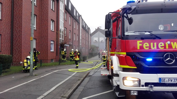 FW-GE: Wohnungsbrand im Stadtteil Neustadt - Ein Hund gerettet