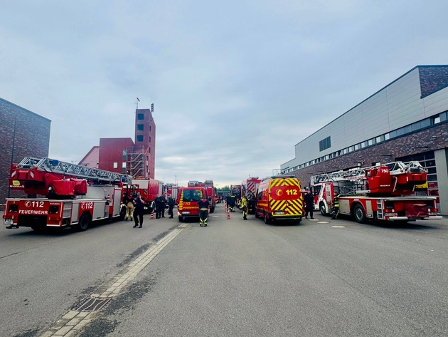 FW Hünxe: Überörtliche Hilfeleistung im Stadtgebiet Krefeld