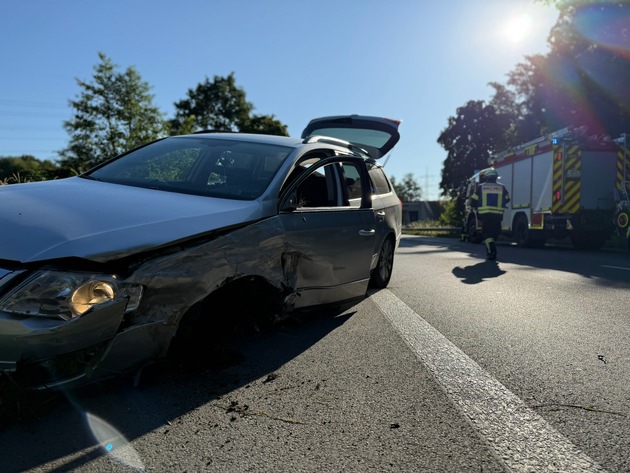 FW-WRN: Verkehrsunfall auf der Nordlippestraße