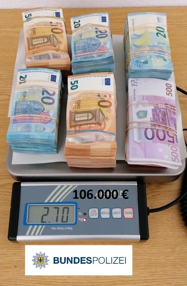 BPOL NRW: Bundespolizei stellt 118.300 EUR Bargeld auf der Autobahn A 61 sicher