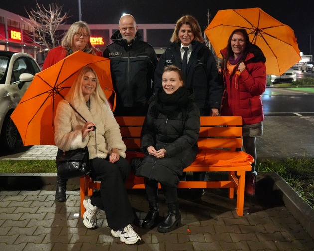 POL-WI: Gemeinsame Pressemitteilung der Landeshauptstadt Wiesbaden und der Polizeidirektion Wiesbaden: Kostheim leuchtet orange - Zeichen gegen patriarchale Gewalt