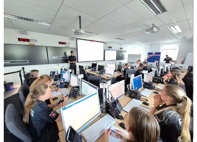 POL-AK NI: &quot;Psychisch krank - polizeilich relevant?&quot; Studierende erleben Maßregelvollzug hautnah - Polizeistudierende blicken hinter Klinikmauern: Maßregelvollzug und Psychiatrie im Fokus
