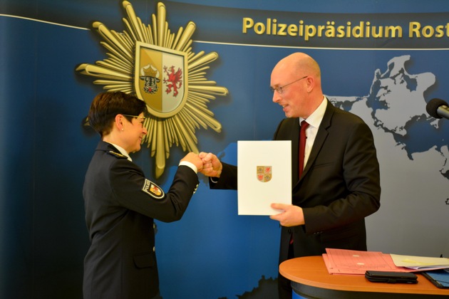 IM-MV: Christian Pegel würdigt scheidenden Polizeichef Peter Mainka/ Anja Hamann wird Rostocks neue Polizeipräsidentin