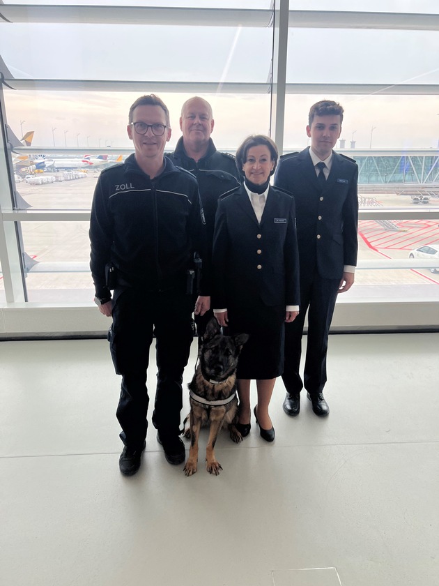 HZA-M: Zwei neue Zollhunde verstärken den Einsatz am Flughafen München