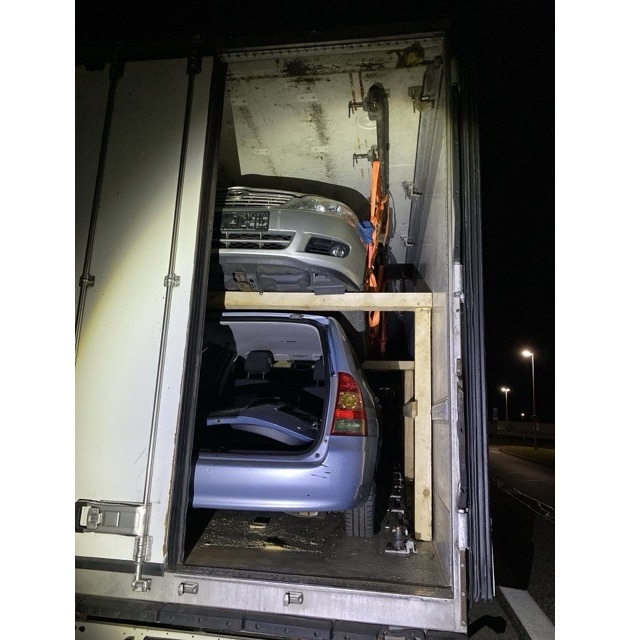 POL-HRO: LKW im LKW: Polizei stellt auf A 24 massive Ladungsverstöße fest