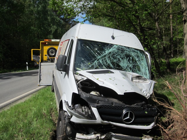 POL-WL: Schrecklicher Unfall auf der K52 fordert eine Tote und mehrere Schwerverletzte