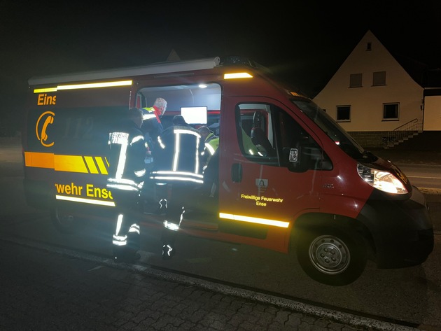 FW Ense: Dieselspur zieht sich über 16 Kilometer / Feuerwehr auf der B 516 in Ense im Einsatz