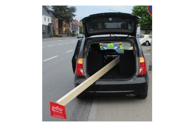 POL-NMS: 250513-1-pdnms-Mangelnde Ladungssicherung an einem PKW in Neumünster
