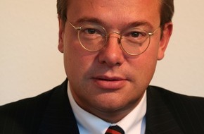 Asklepios Kliniken GmbH & Co. KGaA: Asklepios Kliniken: Wechsel im Vorsitz der Aufsichtsgremien steht an / Prof. Dieter Feddersen übergibt Staffelstab an Dr. Stephan Witteler (BILD)