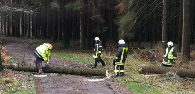 Freiwillige Feuerwehr Breckerfeld: FW-EN: Diverse Einsätze durch Sturmtief Eberhard