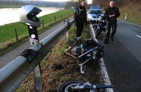 Polizeiinspektion Hameln-Pyrmont/Holzminden: POL-HOL: Landesstra0e 550 Meinbrexen - Fürstenberg: Krad in zwei Teile gerissen - Fahrer unverletzt - Aus Unachtsamkeit auf Seitenstreifen geraten -