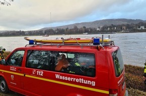 Feuerwehr und Rettungsdienst Bonn: FW-BN: Erstmeldung: Mehrzweckboot der Feuerwehr Bonn bei Wasserrettungseinsatz auf dem Rhein gekentert