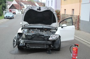 Polizeidirektion Kaiserslautern: POL-PDKL: PKW kracht gegen Hauswand